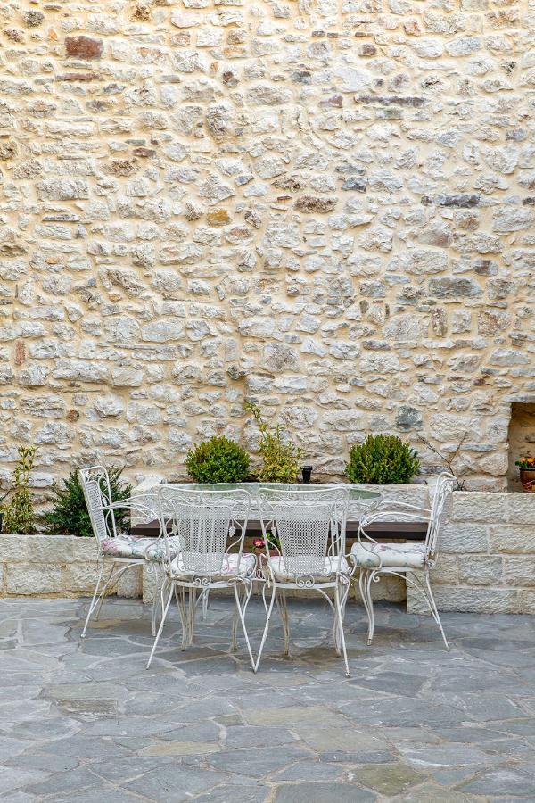 Petrou Suites Ioannina Exterior foto