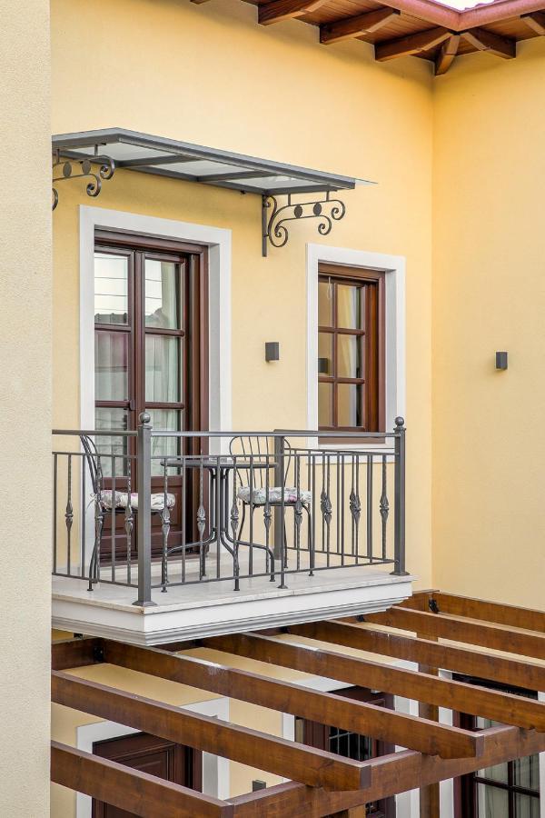 Petrou Suites Ioannina Exterior foto